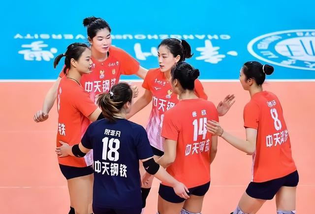 激烈角逐！优秀女球员实力拼搏比拼的简单介绍