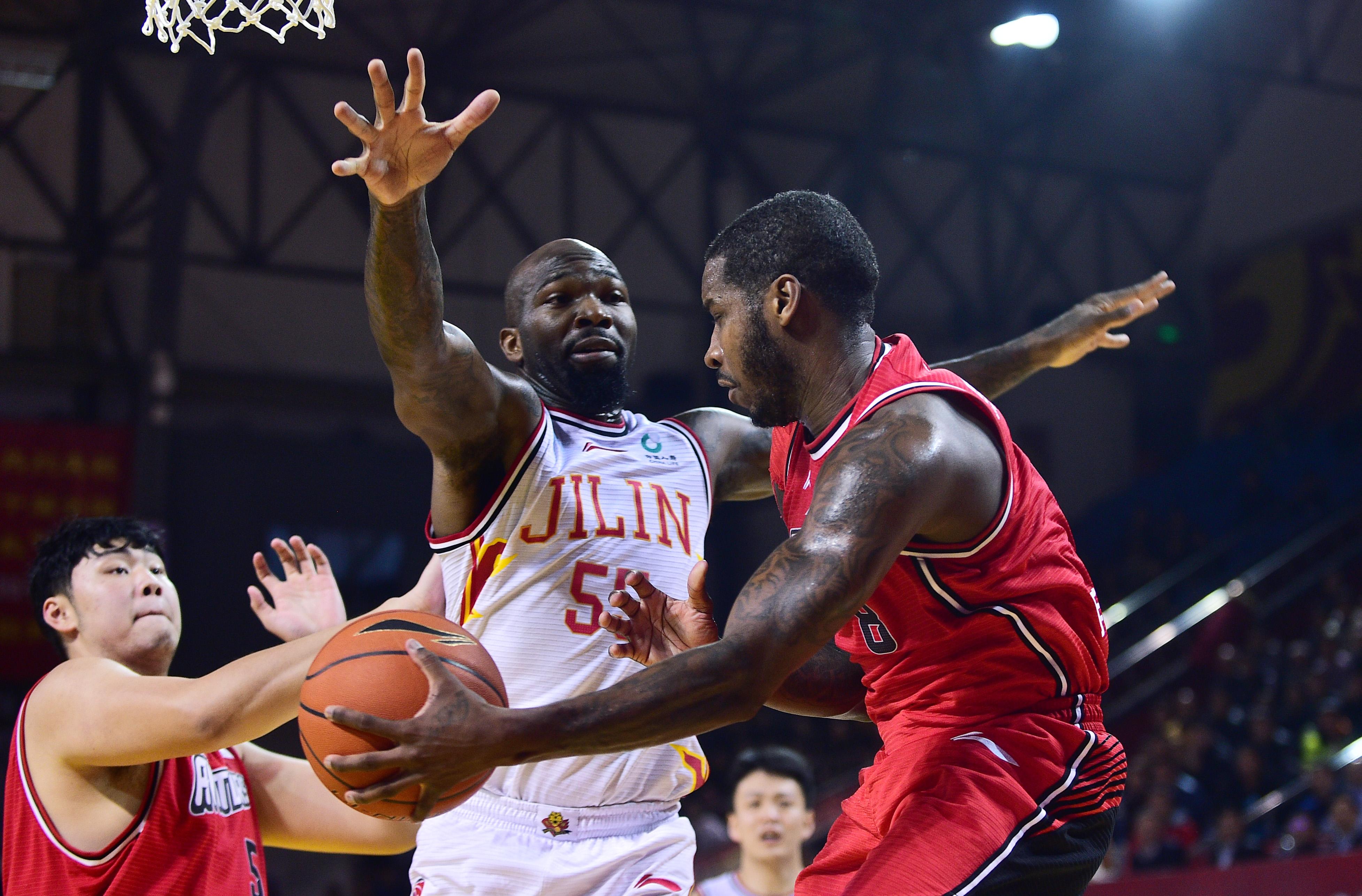 包含哈德斯菲尔德主场逼平克里斯塔宫,主场不败继续的词条 包含哈德斯菲尔德主场逼平克里斯塔宫,主场不败继续的词条