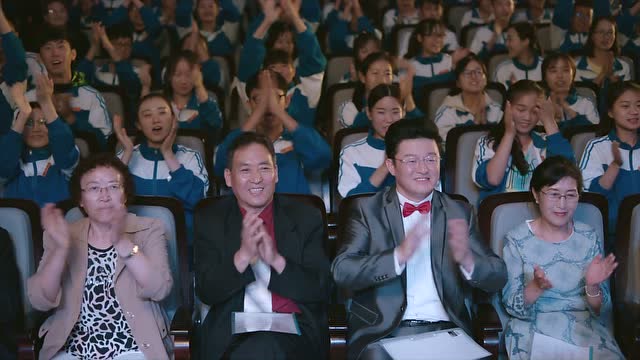 力争胜利的队伍将上演怎样的精彩表演才能博得掌声?的简单介绍 力争胜利的队伍将上演怎样的精彩表演才能博得掌声?的简单介绍