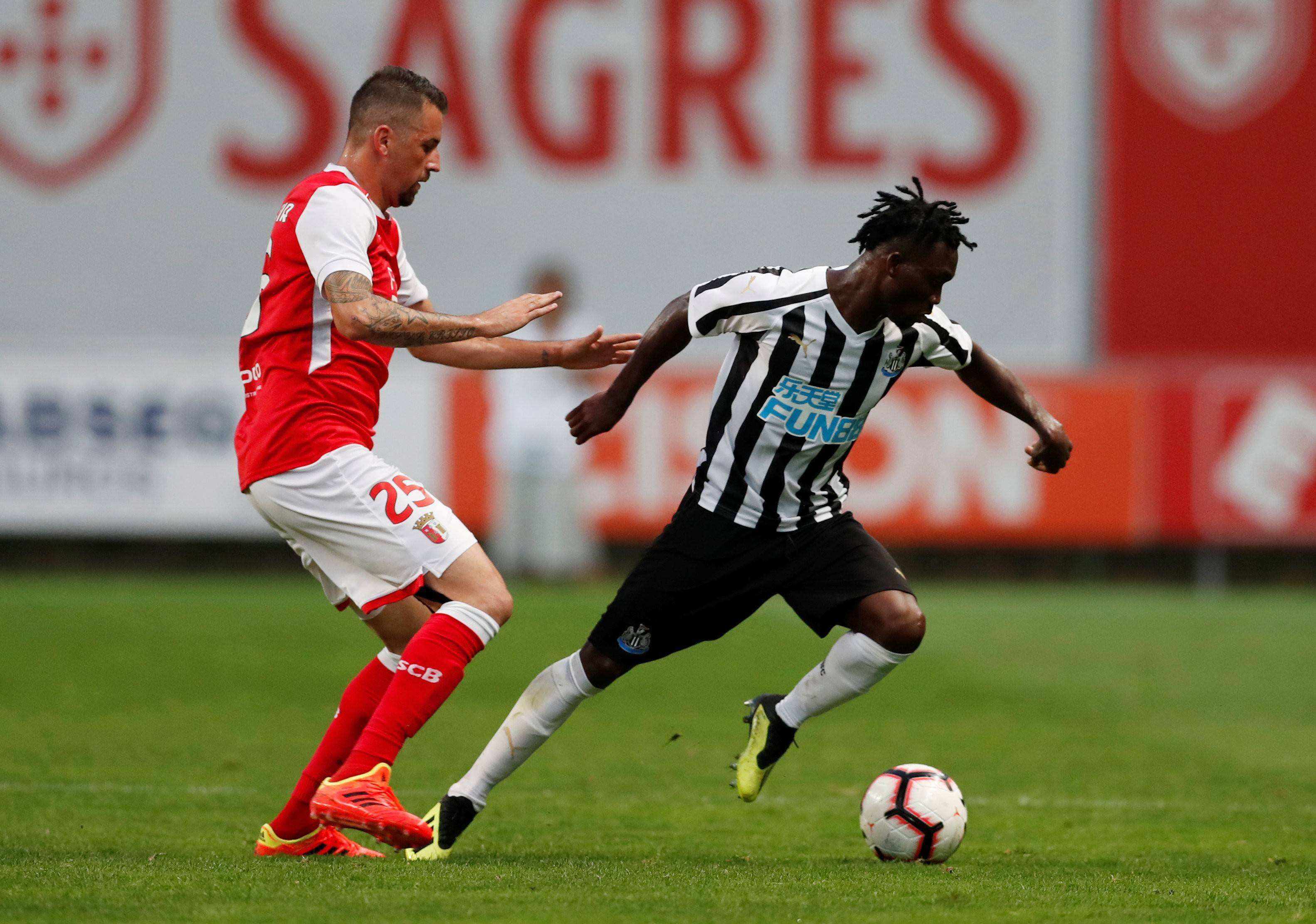 精彩对决:葡萄牙队力挫乌拉圭晋级 精彩对决:葡萄牙队力挫乌拉圭晋级