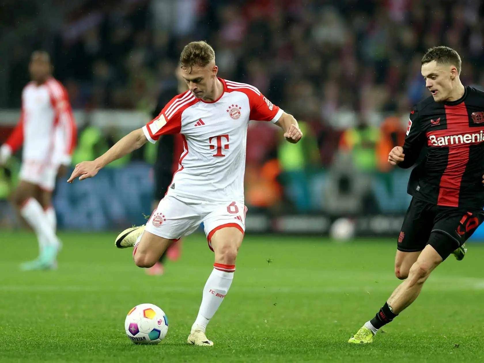 开云体育在线-关于拜仁慕尼黑主场大胜，德甲豪门稳坐榜首的信息