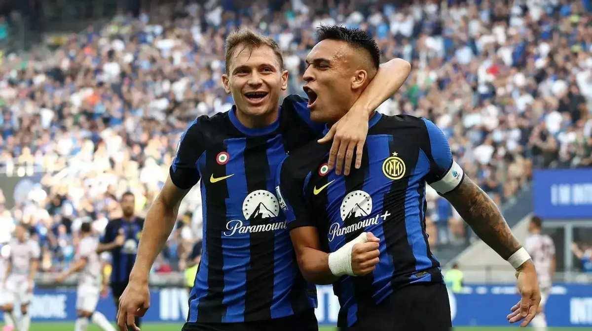 赫罗斯德纳球迷支持满满,球队备战 赫罗斯德纳球迷支持满满,球队备战