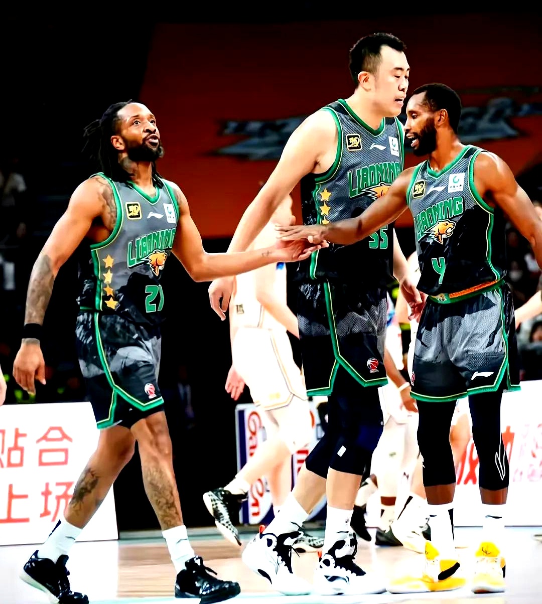 广东男篮客胜辽宁,保持榜首位置的简单介绍 广东男篮客胜辽宁,保持榜首位置的简单介绍