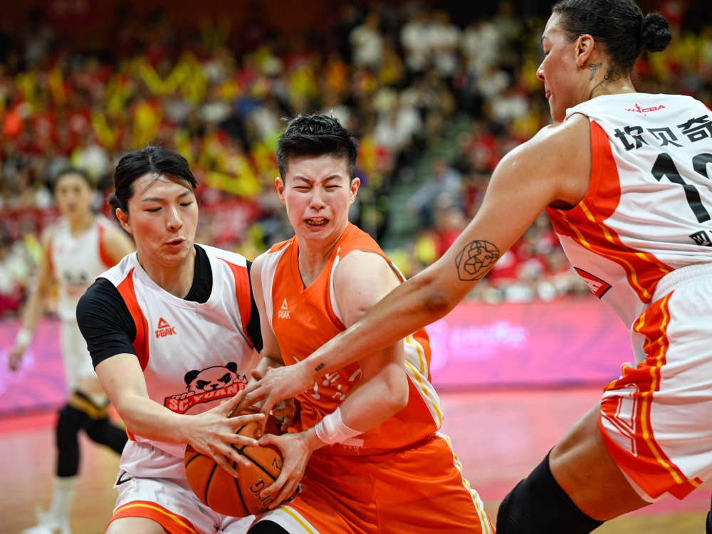 篮球青年锦标赛总决赛激烈角逐,加拿大队夺冠的简单介绍 篮球青年锦标赛总决赛激烈角逐,加拿大队夺冠的简单介绍