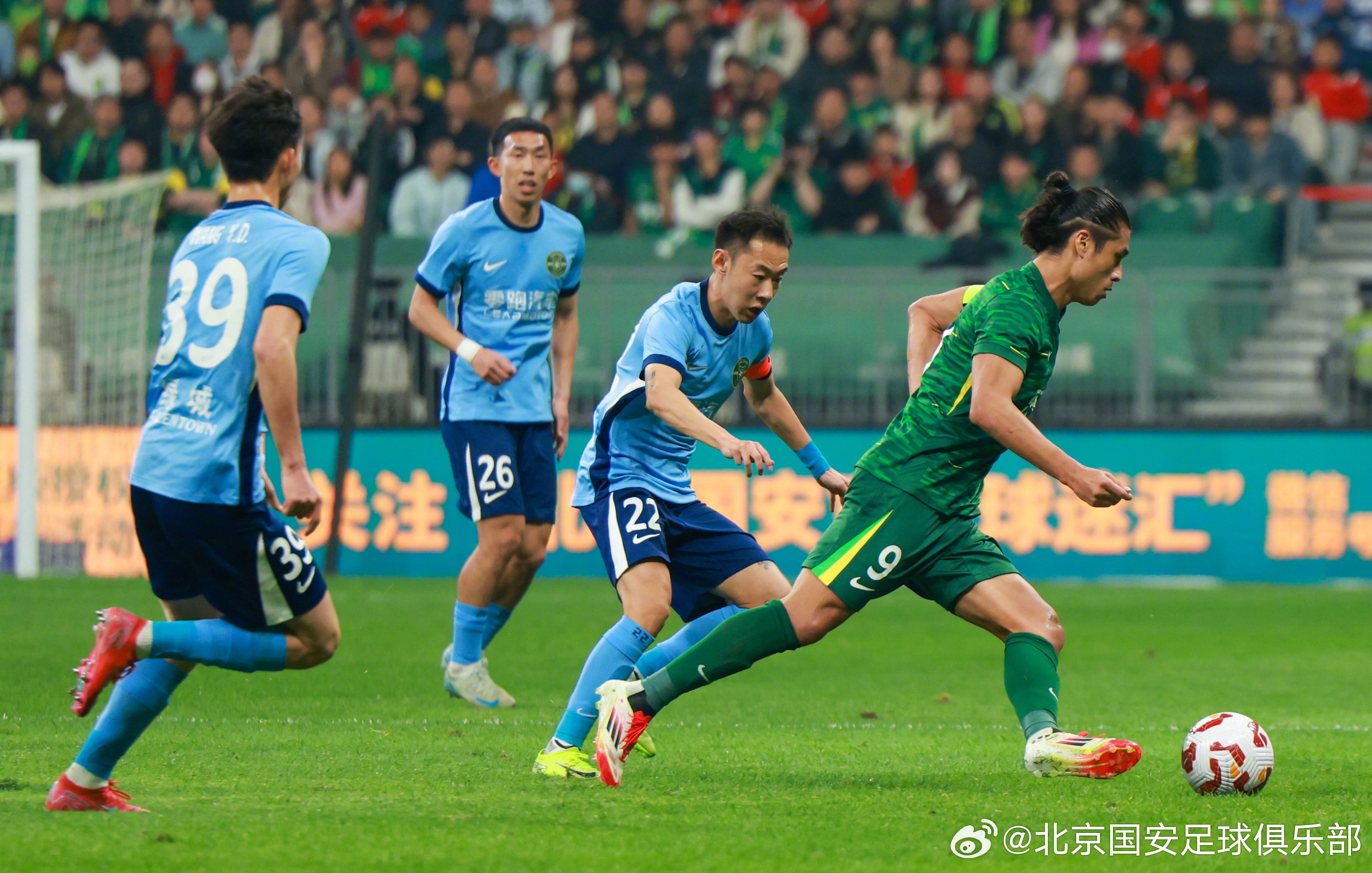 鲁尔球员破门得分,助球队赢得关键胜利 鲁尔球员破门得分,助球队赢得关键胜利