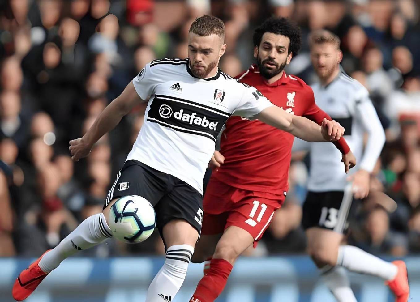 马赛主场击败阿贾克斯,上演逆转战术 马赛主场击败阿贾克斯,上演逆转战术