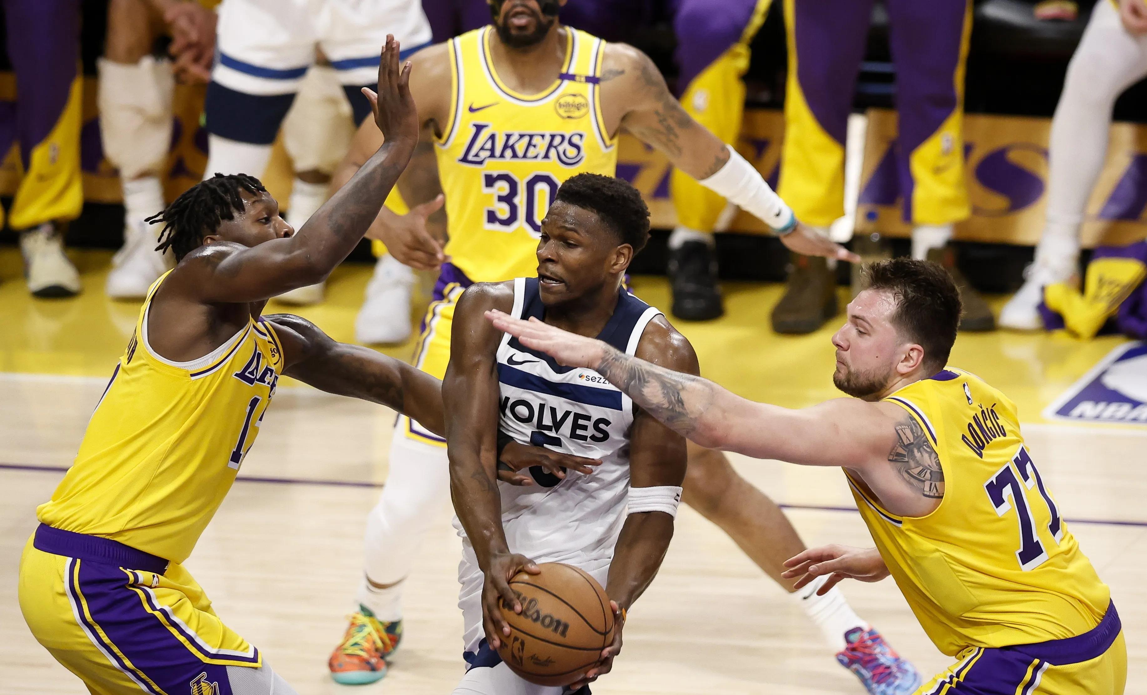 开云体育APP下载-湖人队球员全面发挥，打破弱势