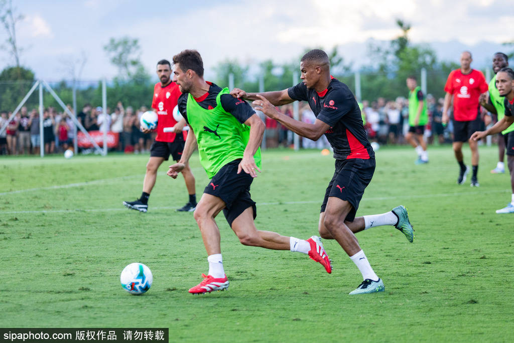 开云官网-关键进球带来胜利，球员表现抢眼