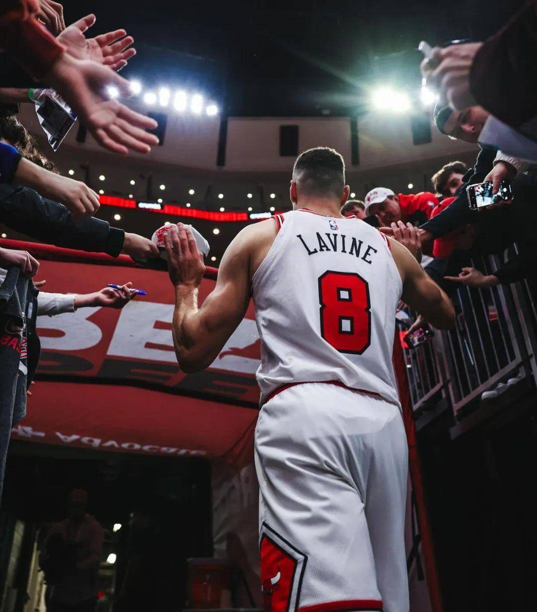 开云平台-公牛客场大胜，拉文砍下全队最高分的简单介绍