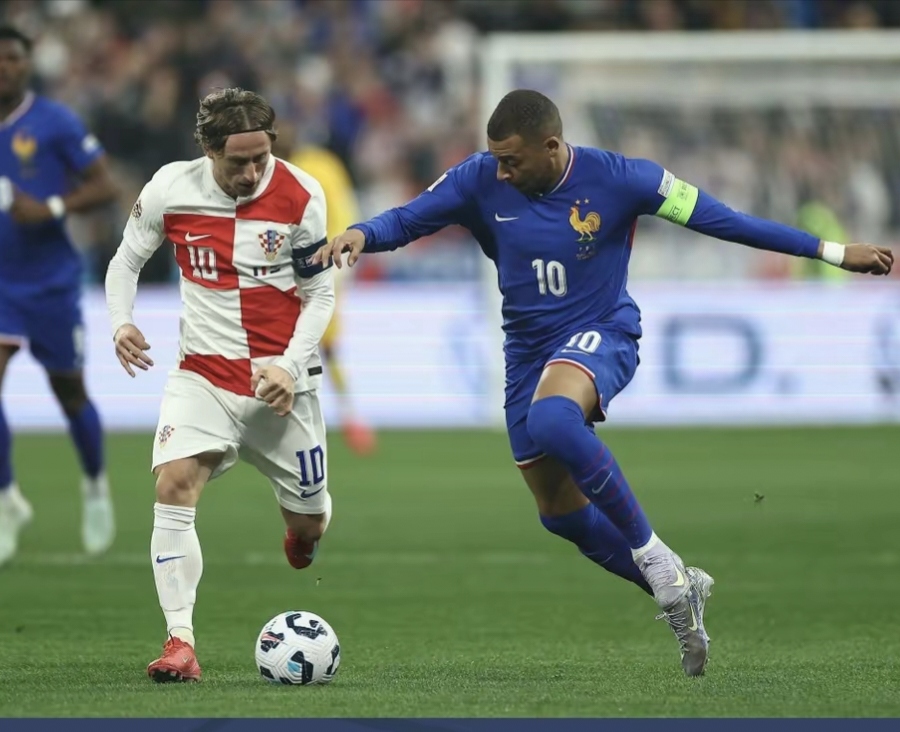 包含法国豪取五连胜，迎来克罗地亚队挑战的词条