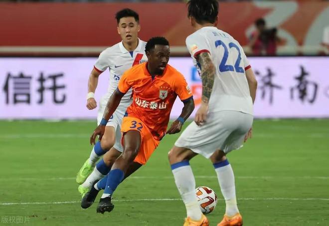 关于国安客场逼平鲁能,保持不败优势的信息 关于国安客场逼平鲁能,保持不败优势的信息