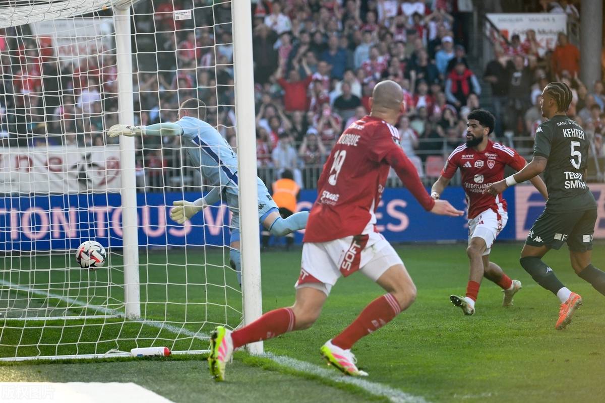 关于里昂主场迎战摩纳哥，豪门之间的争锋的信息