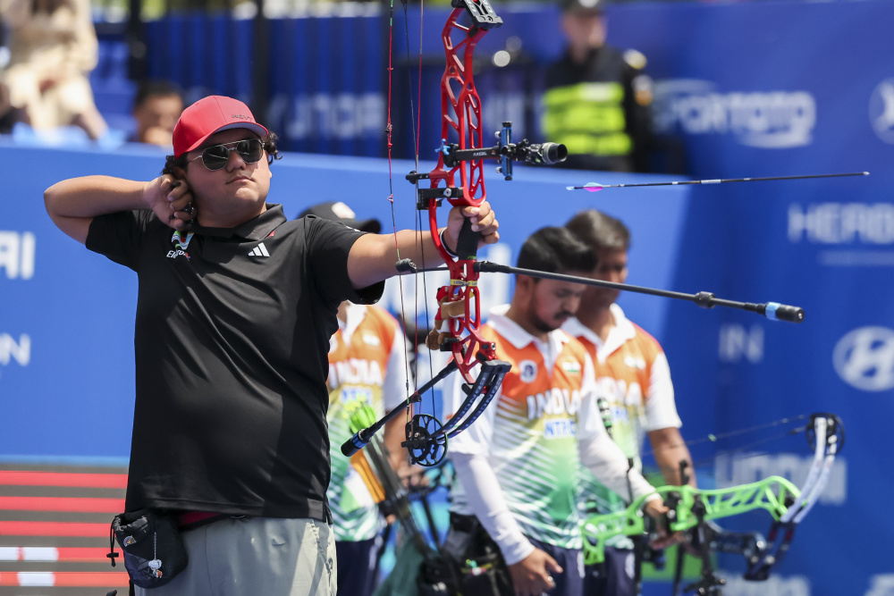 开云下载-荷兰男子射箭选手一举夺冠，震撼全场的简单介绍