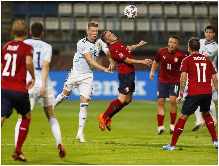 开云官网-捷克队与斯洛伐克队交锋，争夺晋级机会