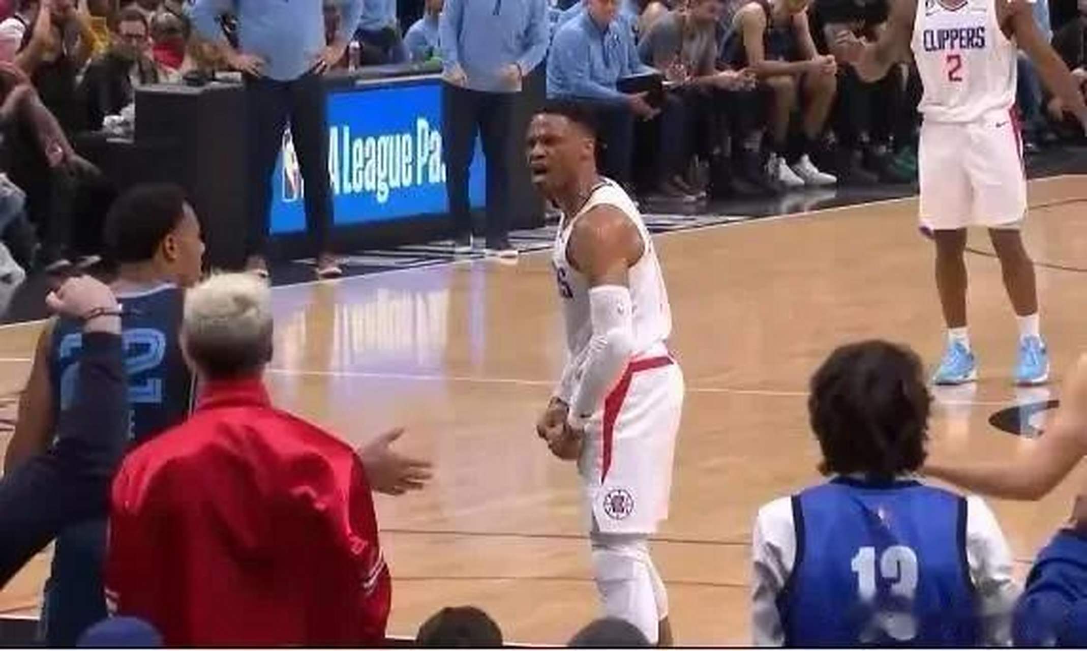 包含威少砍下50分,开拓者险胜灰熊的词条 包含威少砍下50分,开拓者险胜灰熊的词条