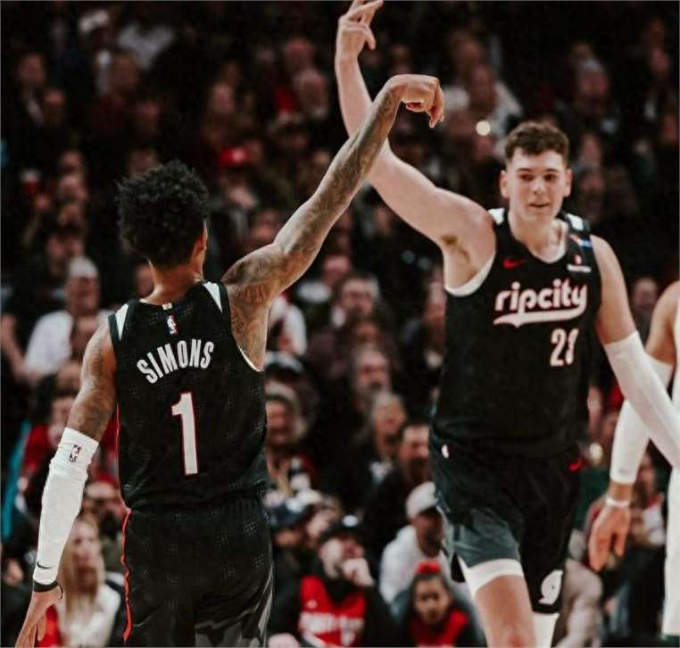 开云体育官方网站-开拓者再胜鹈鹕，利拉德砍25分