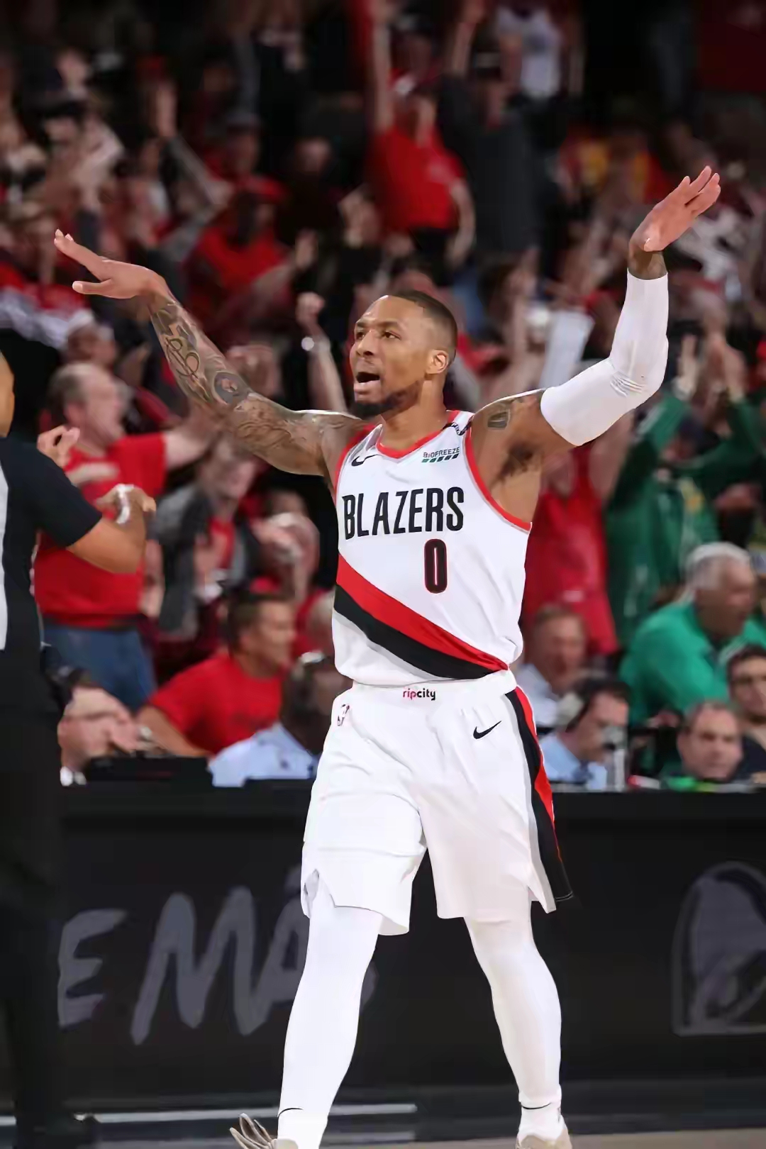 开拓者再胜鹈鹕，利拉德砍25分