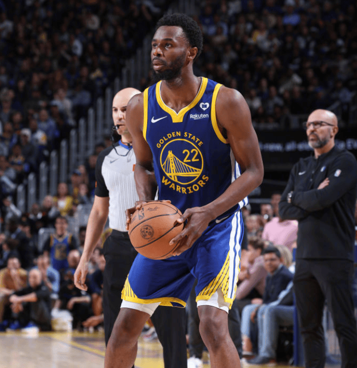 包含科尔：勇士表现出色，东契奇状态不稳定影响整体的词条