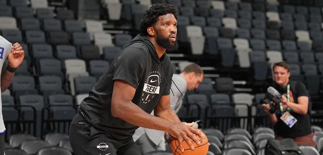 深圳队轻取新疆队,恩比德刷新纪录 深圳队轻取新疆队,恩比德刷新纪录