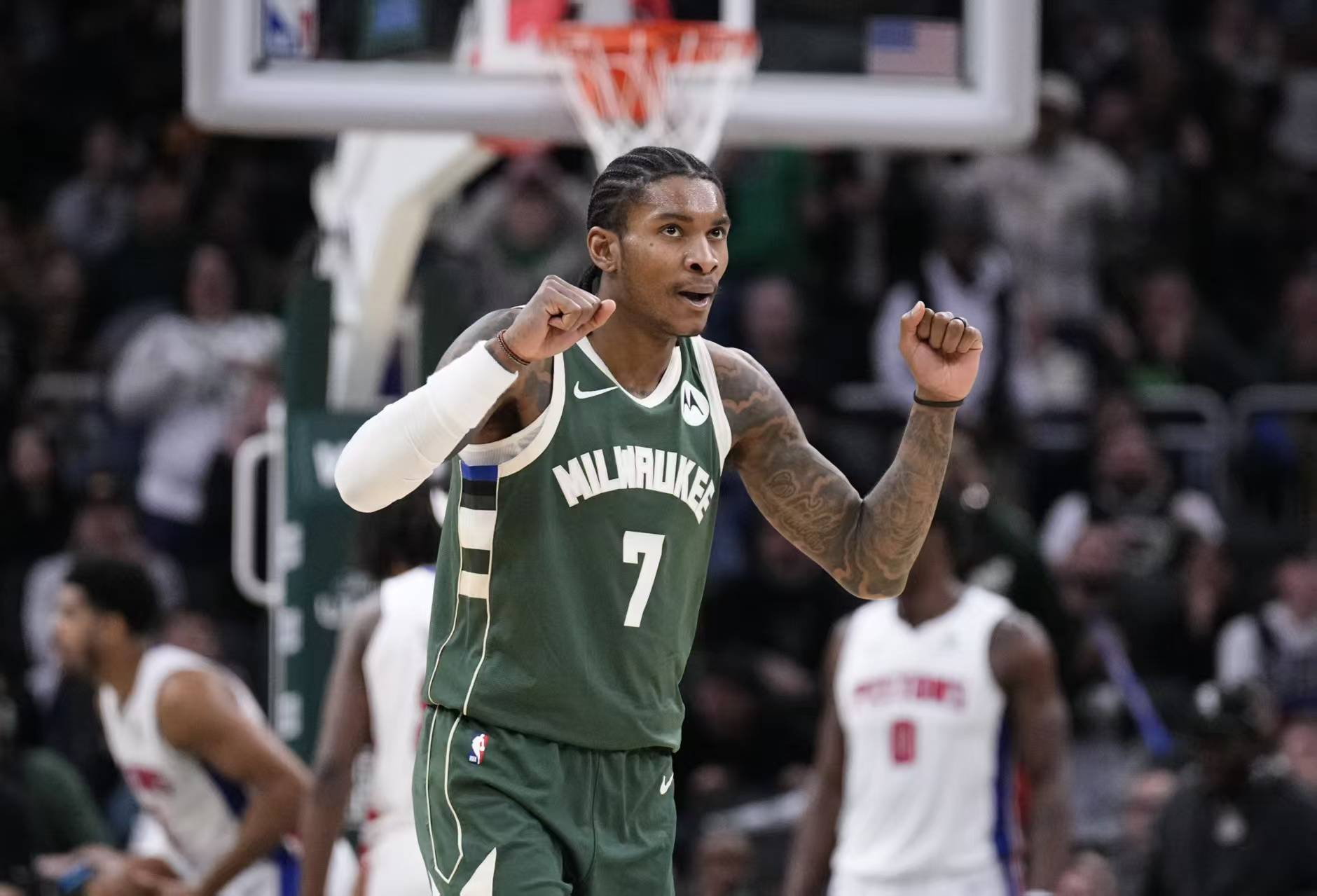 开云体育登录-雄鹿球星手感火热，三分球命中率超过50%