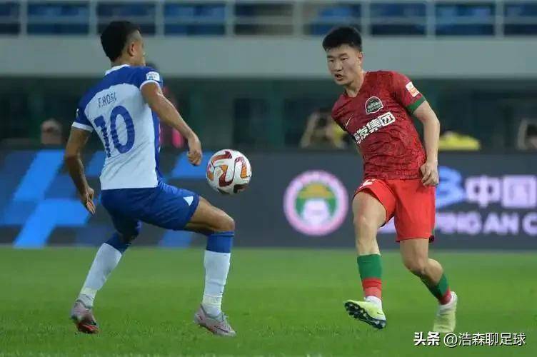 开云体育在线-中超球员比赛状态神勇,堪称球场佼佼者