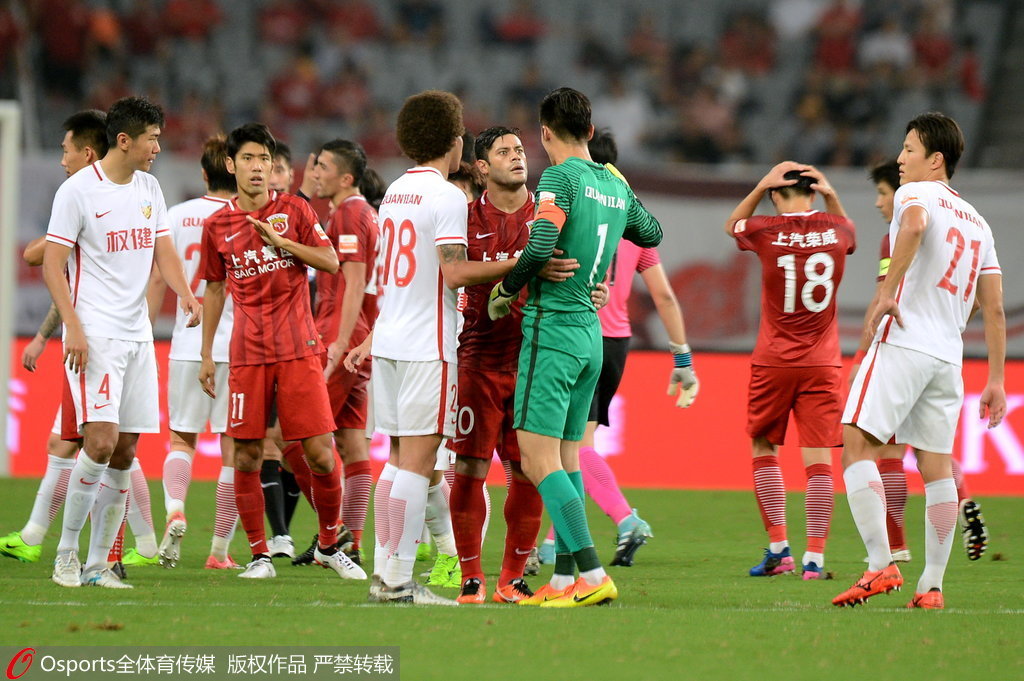 尼姆主场逼平对手保持不败纪录