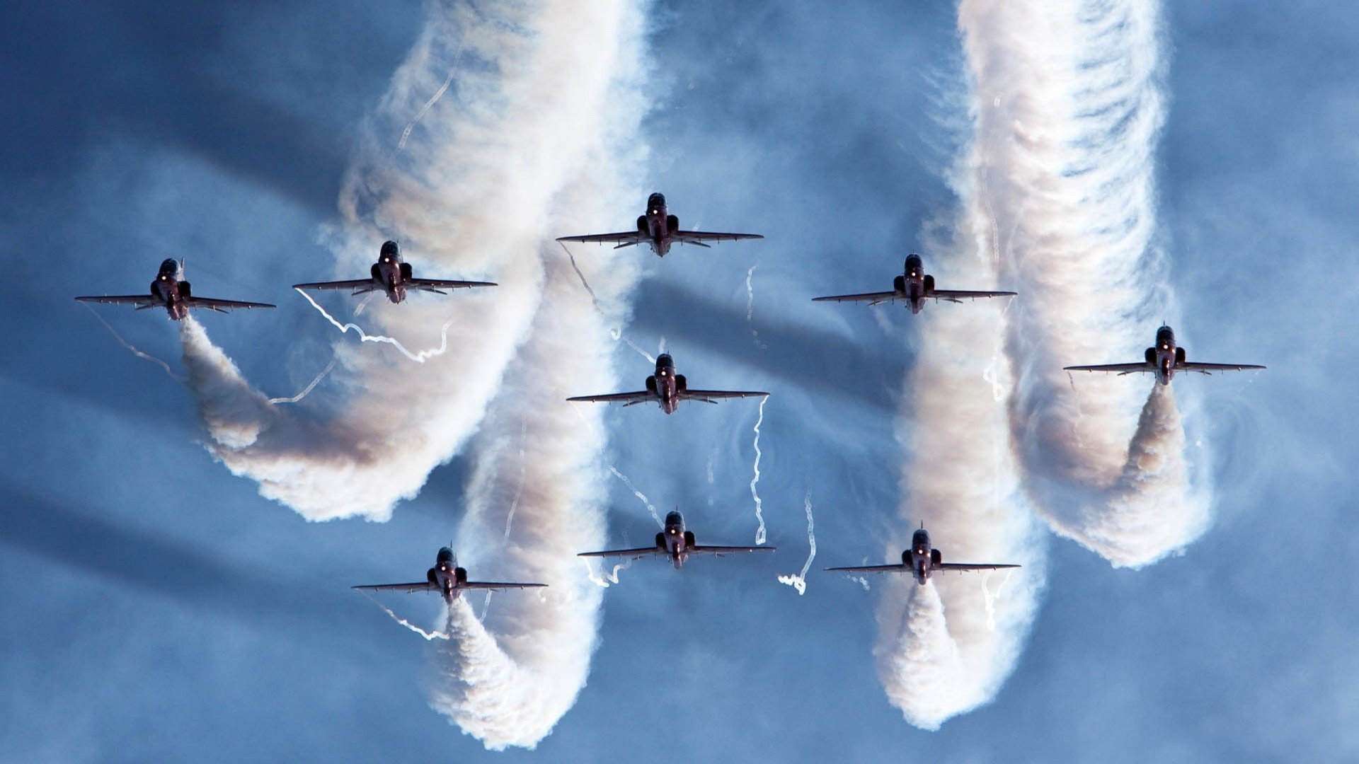 荷兰强势晋级摩纳哥,门迪英超争冠接管比赛,足球世界中的防守与荣耀