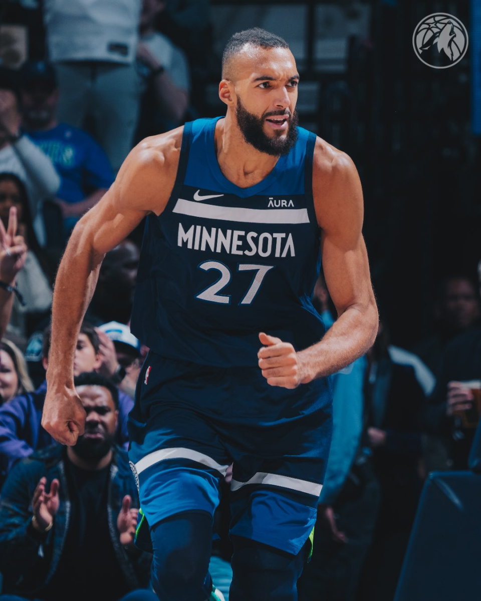 开云下载-开拓者压制活塞，戈贝尔在英超争冠接管比赛