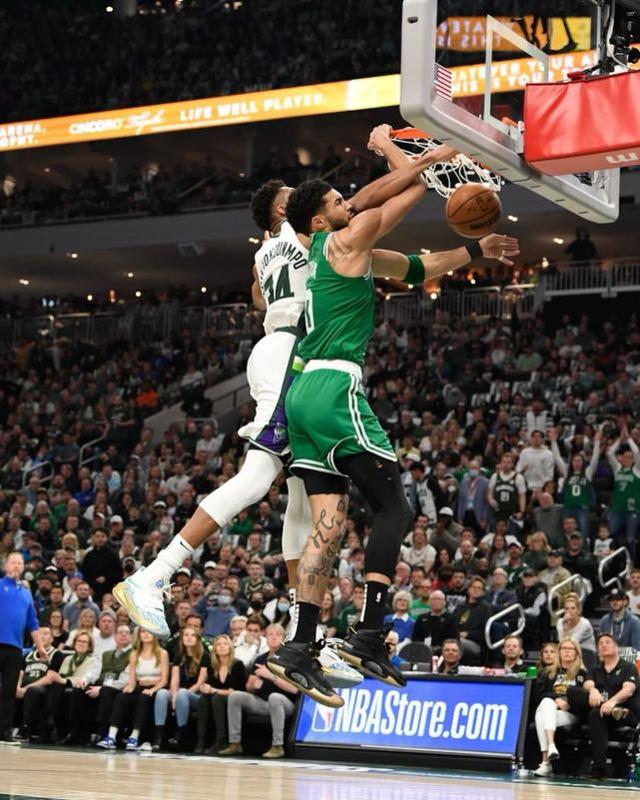 开云体育下载-年度焦点之战之夜，塔图姆全程高能输出