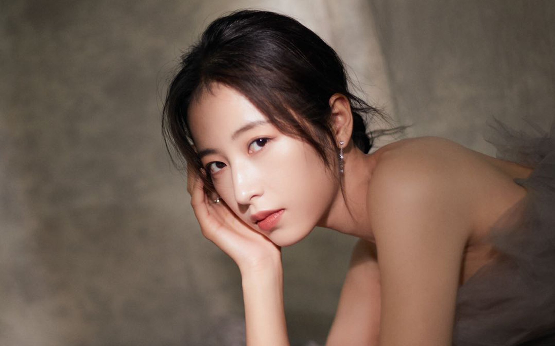 开云体育下载-平行宇宙的哨响，当76人淘汰独行侠，詹姆斯何以成为关键先生？